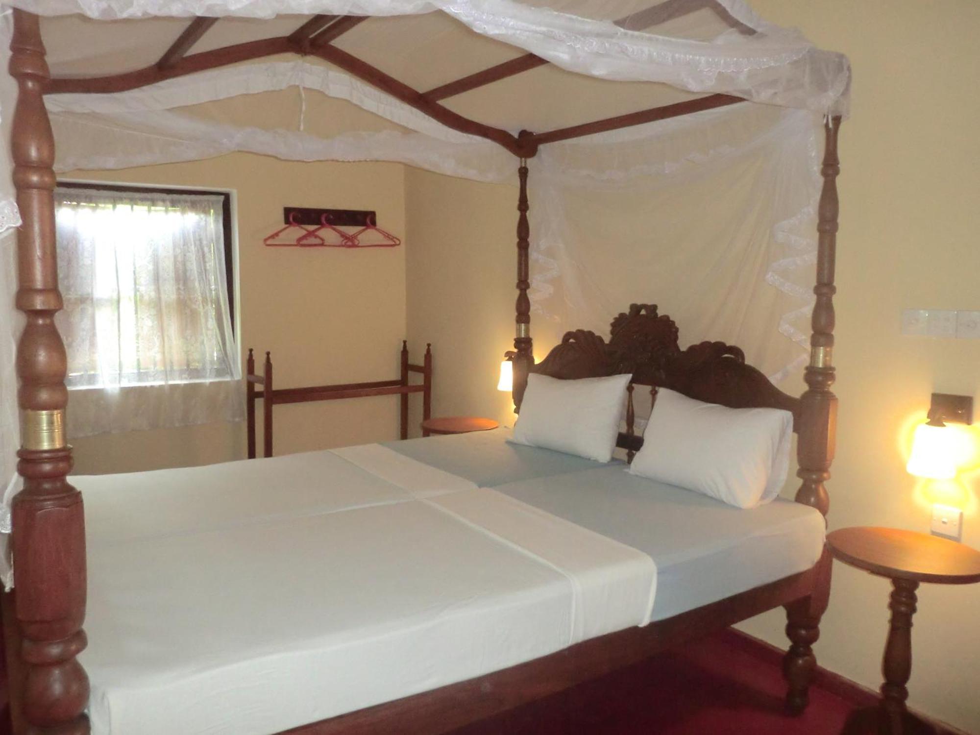 Top Of The Hill Guesthouse Weligama Bagian luar foto