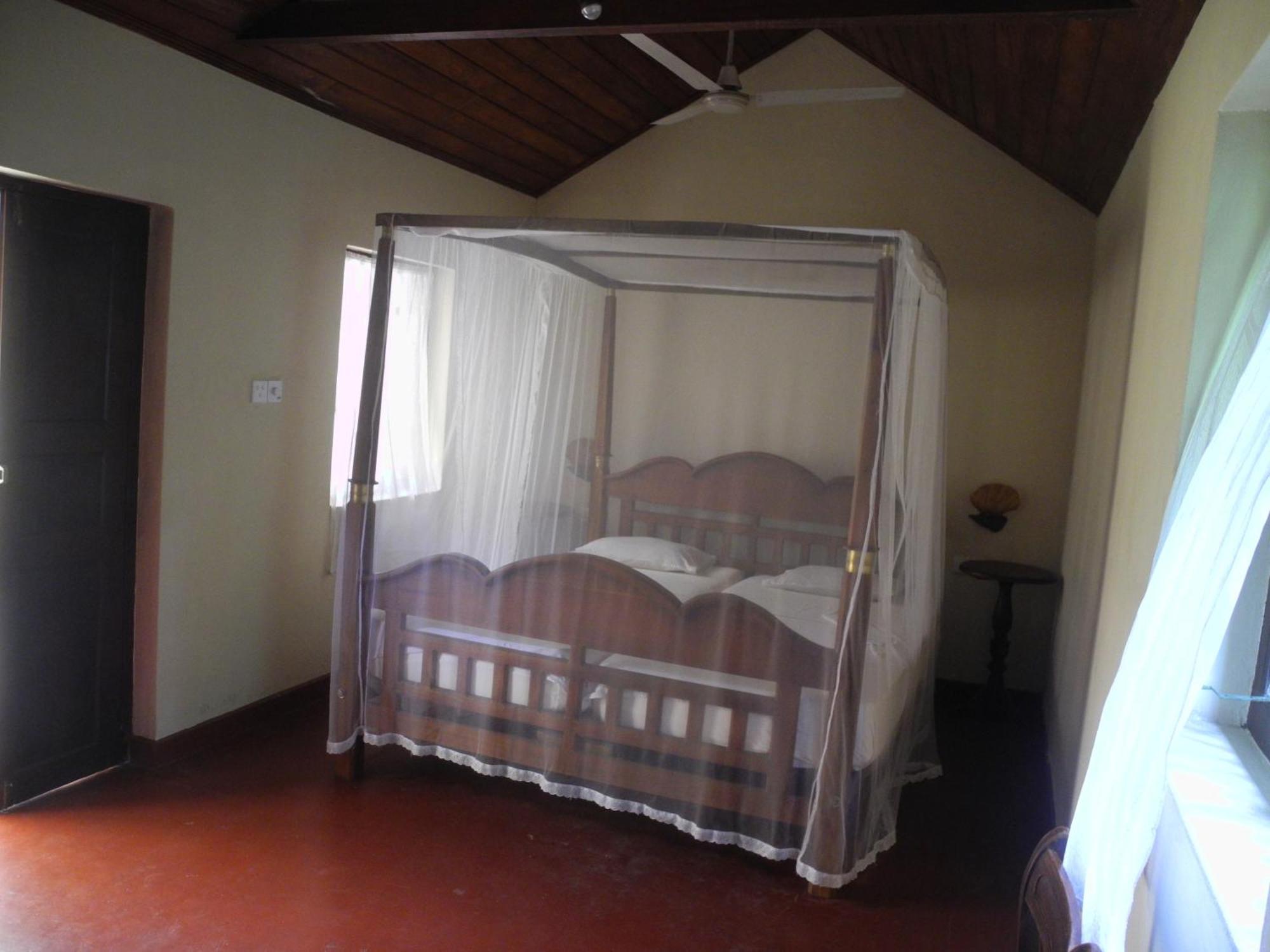 Top Of The Hill Guesthouse Weligama Bagian luar foto