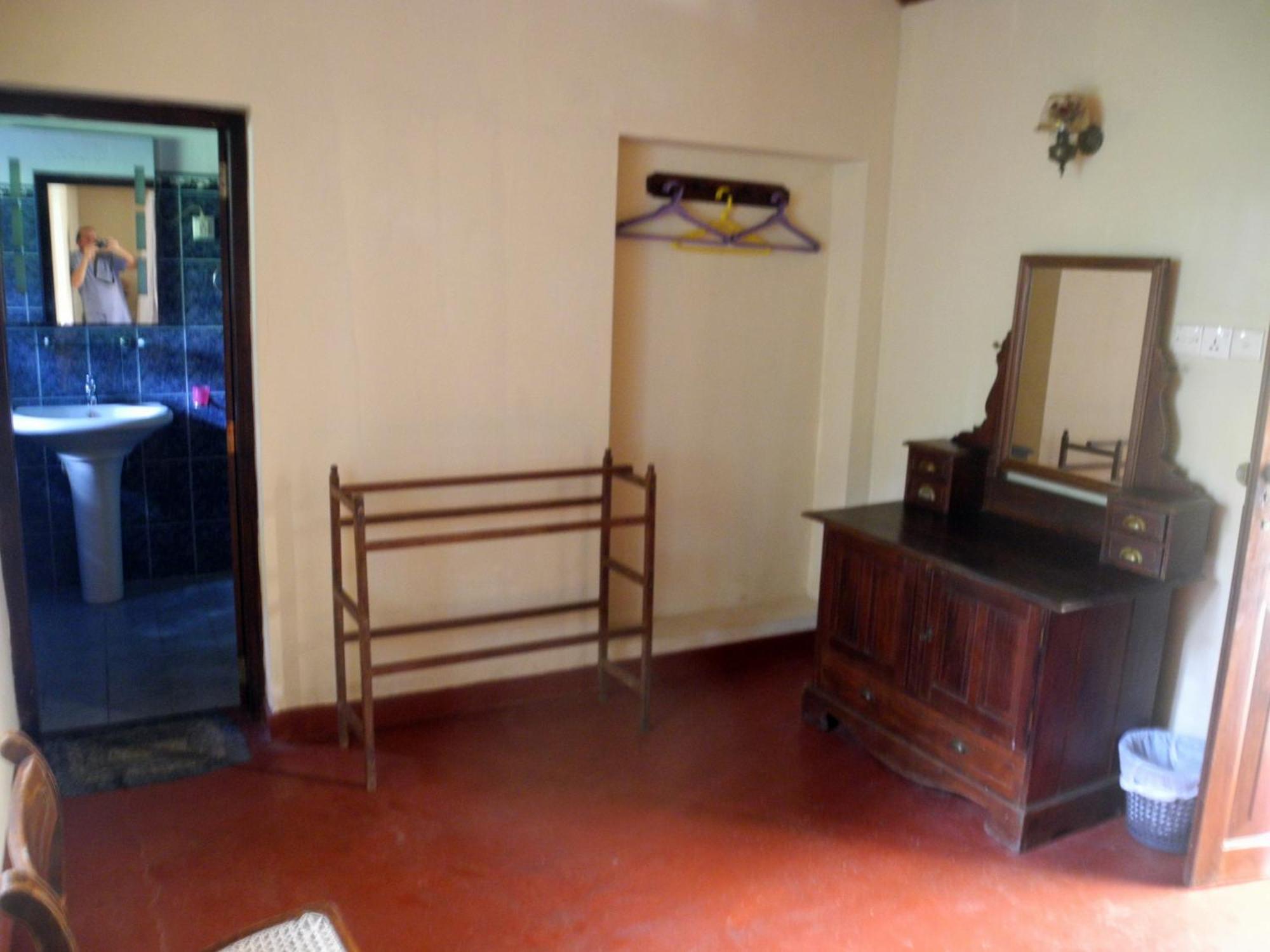 Top Of The Hill Guesthouse Weligama Bagian luar foto