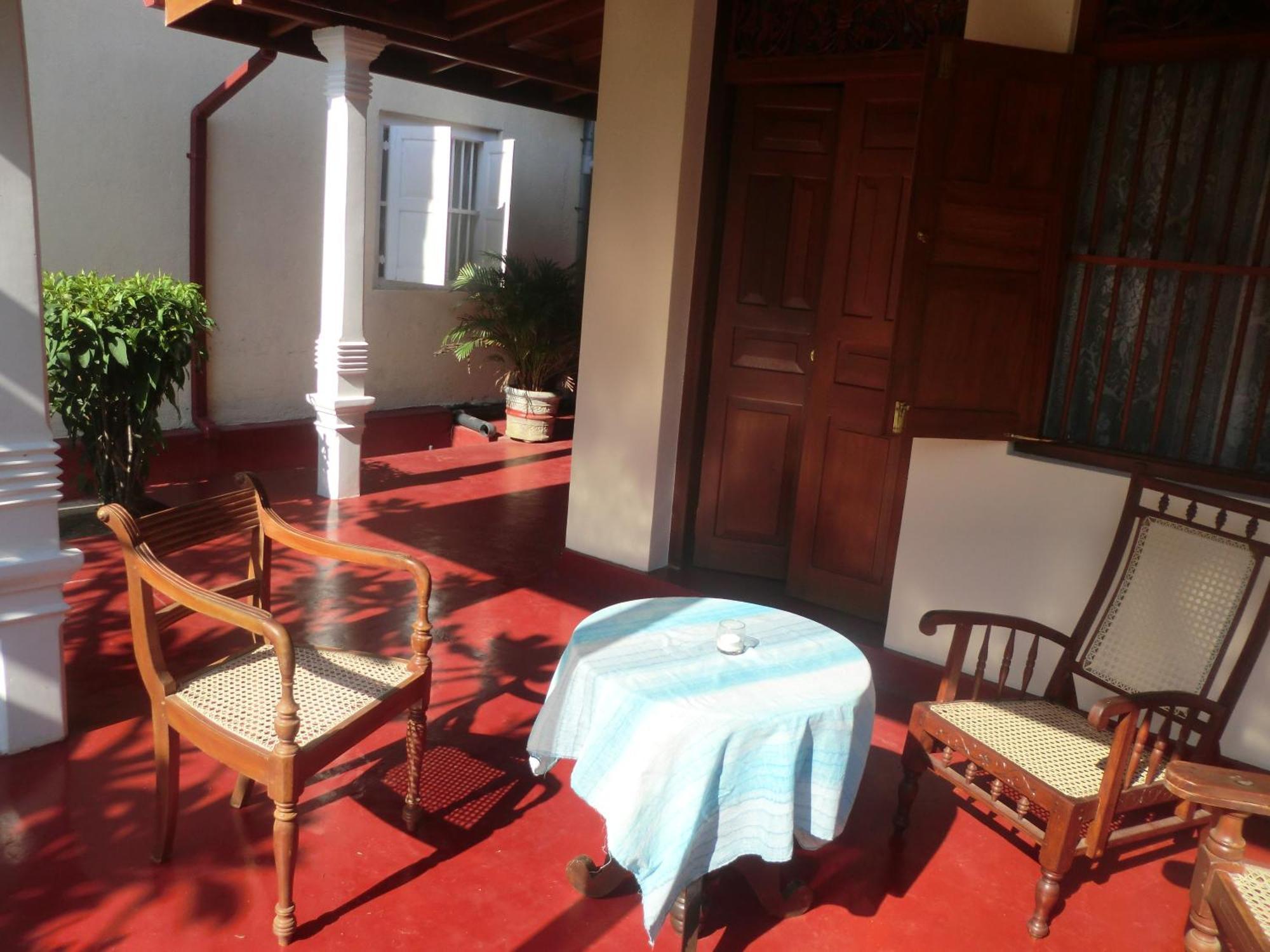 Top Of The Hill Guesthouse Weligama Bagian luar foto