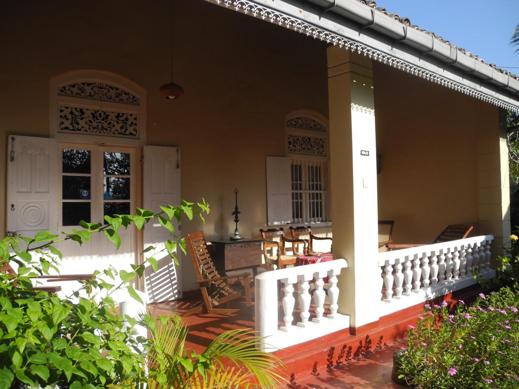 Top Of The Hill Guesthouse Weligama Bagian luar foto