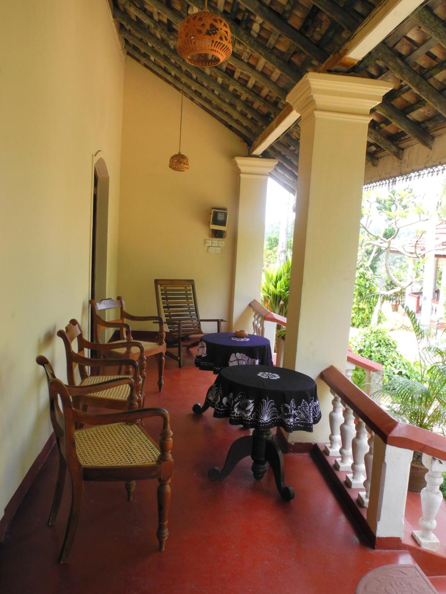 Top Of The Hill Guesthouse Weligama Bagian luar foto