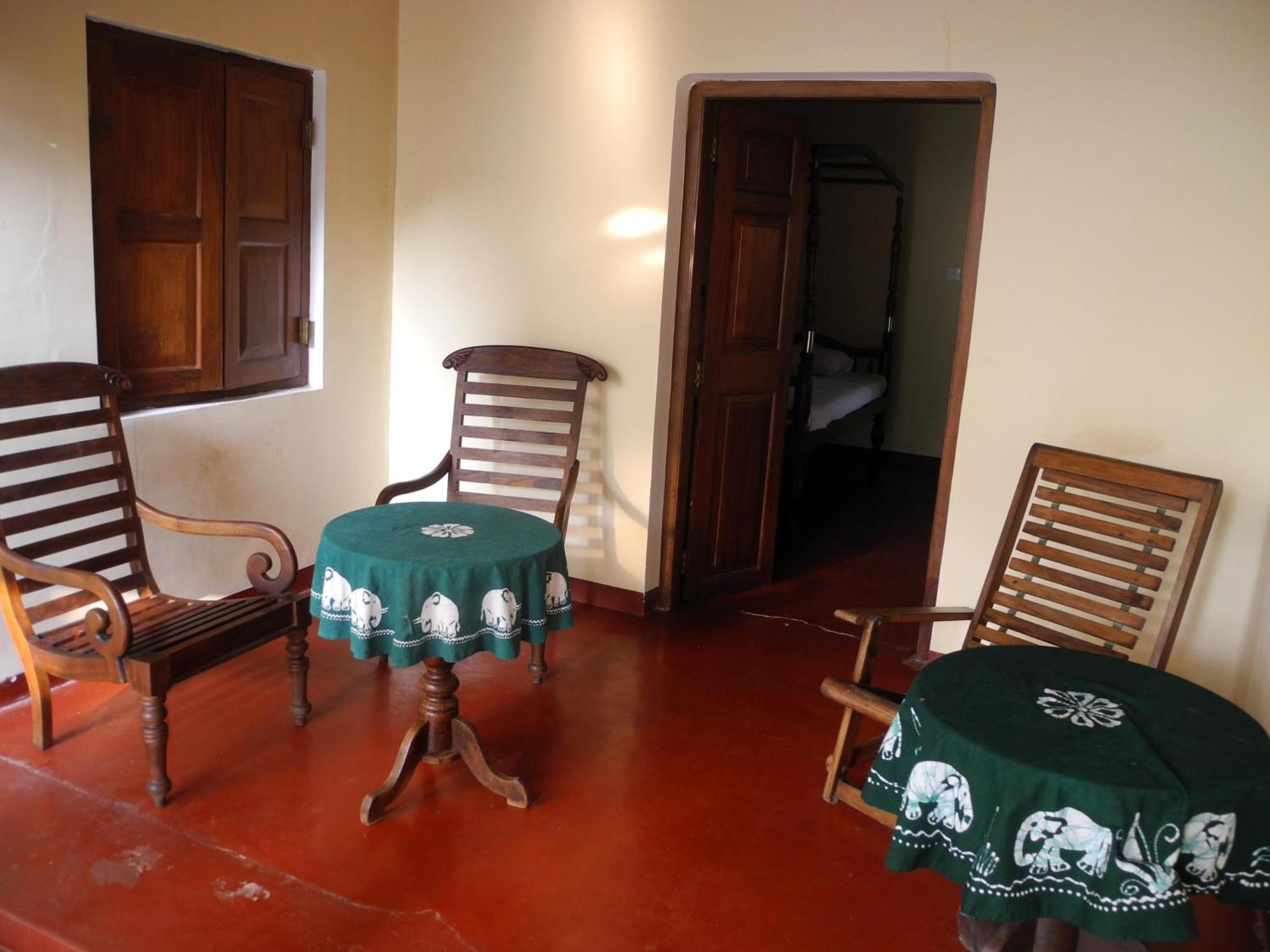 Top Of The Hill Guesthouse Weligama Bagian luar foto