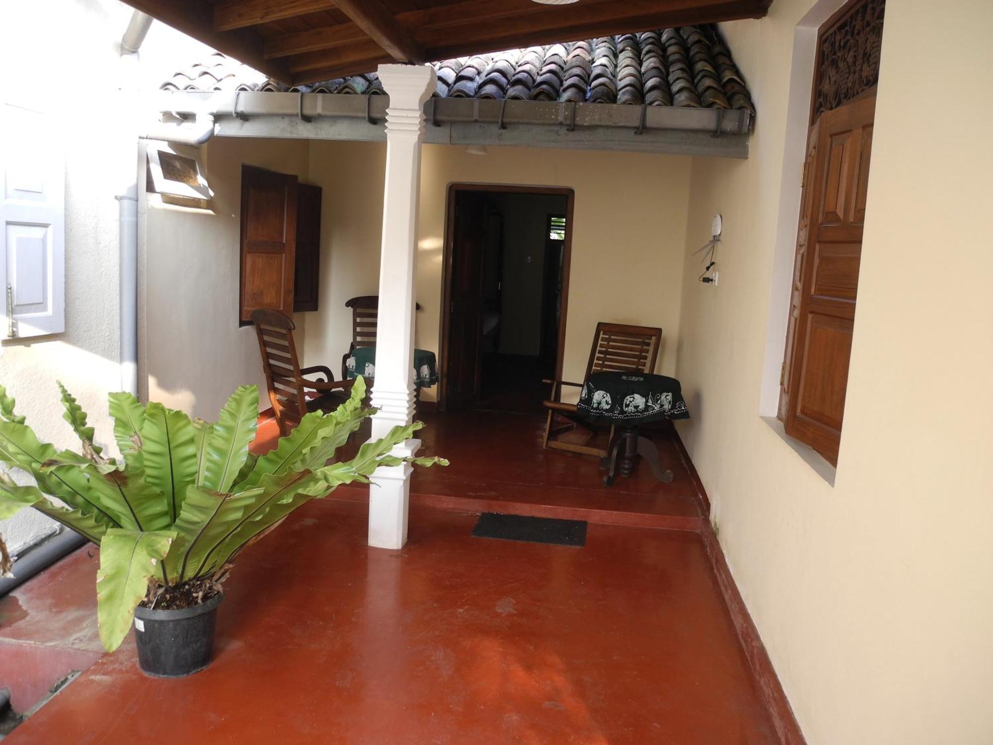 Top Of The Hill Guesthouse Weligama Bagian luar foto