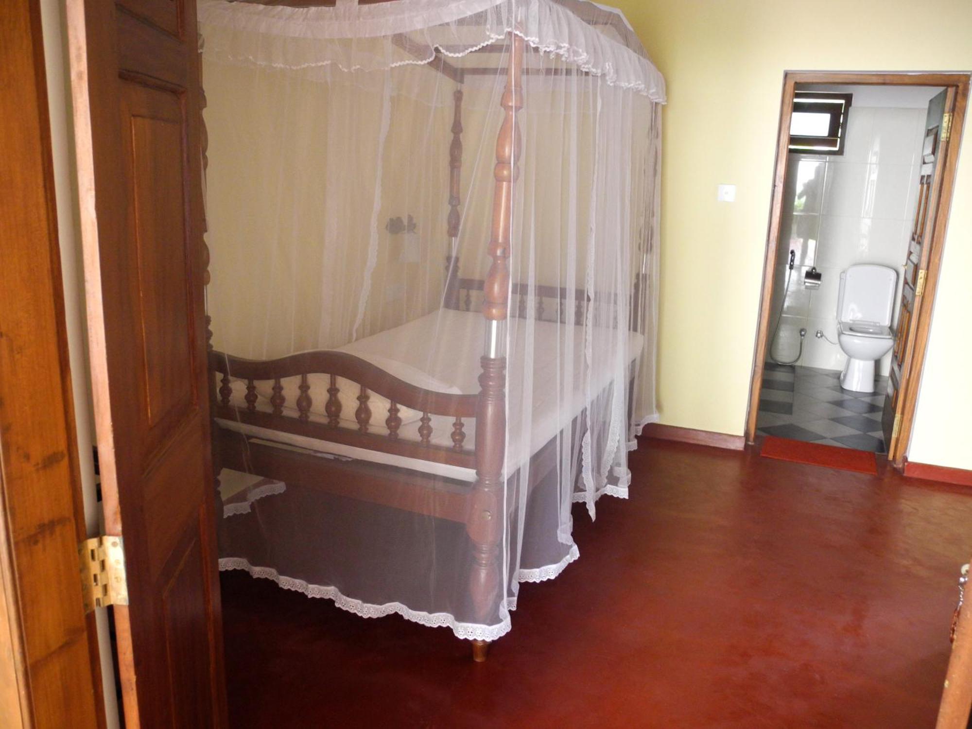 Top Of The Hill Guesthouse Weligama Bagian luar foto
