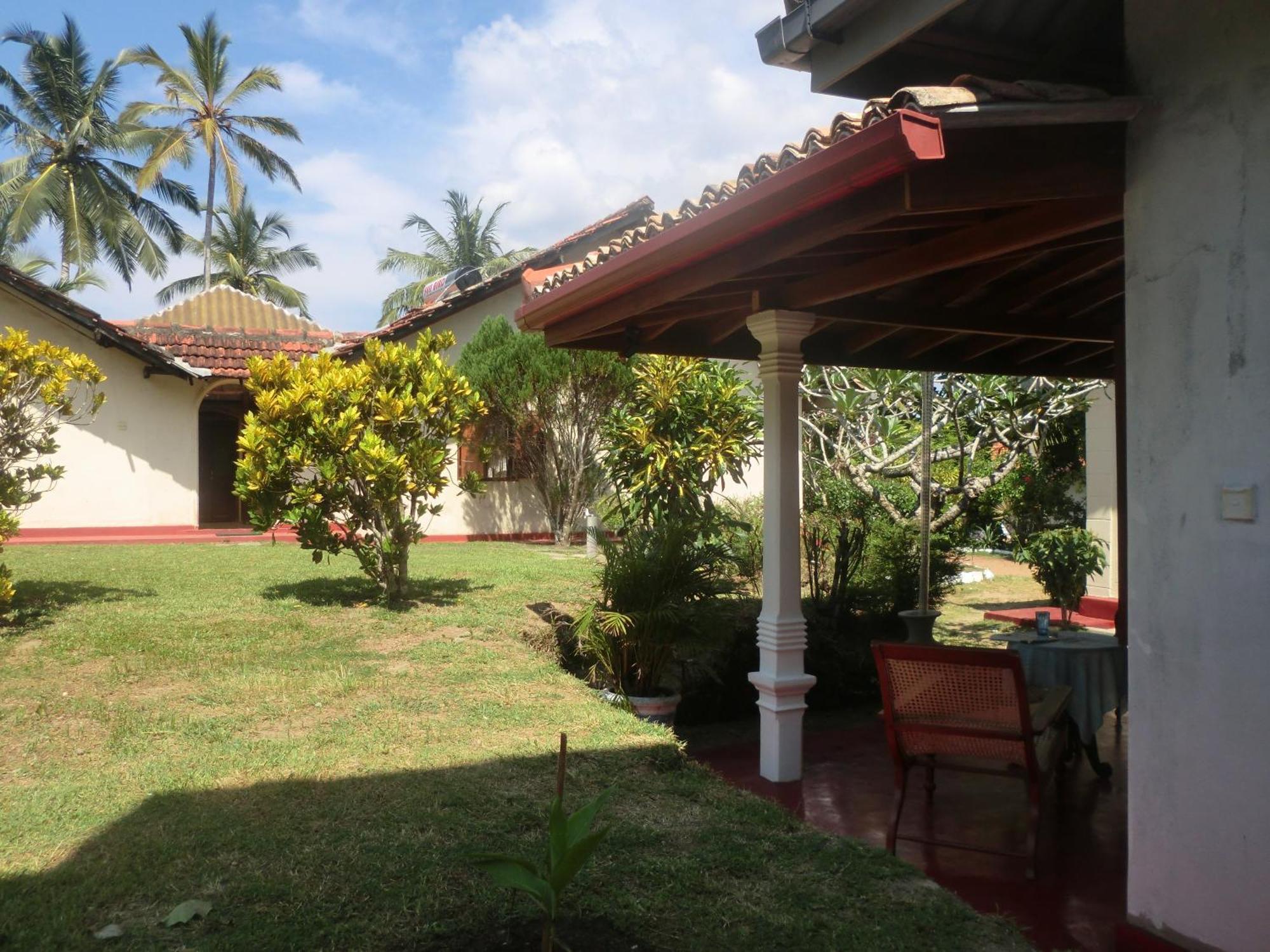 Top Of The Hill Guesthouse Weligama Bagian luar foto