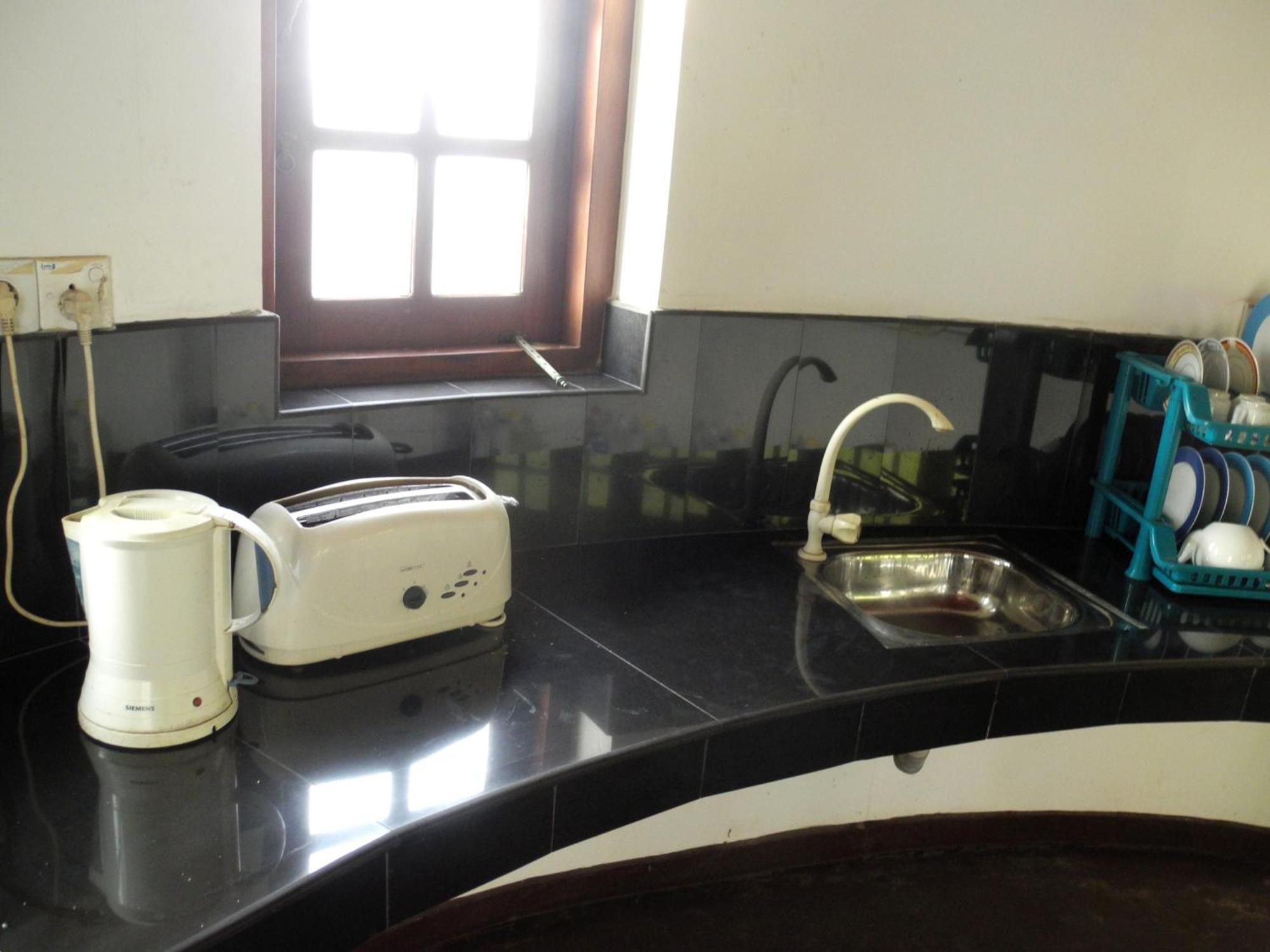Top Of The Hill Guesthouse Weligama Bagian luar foto