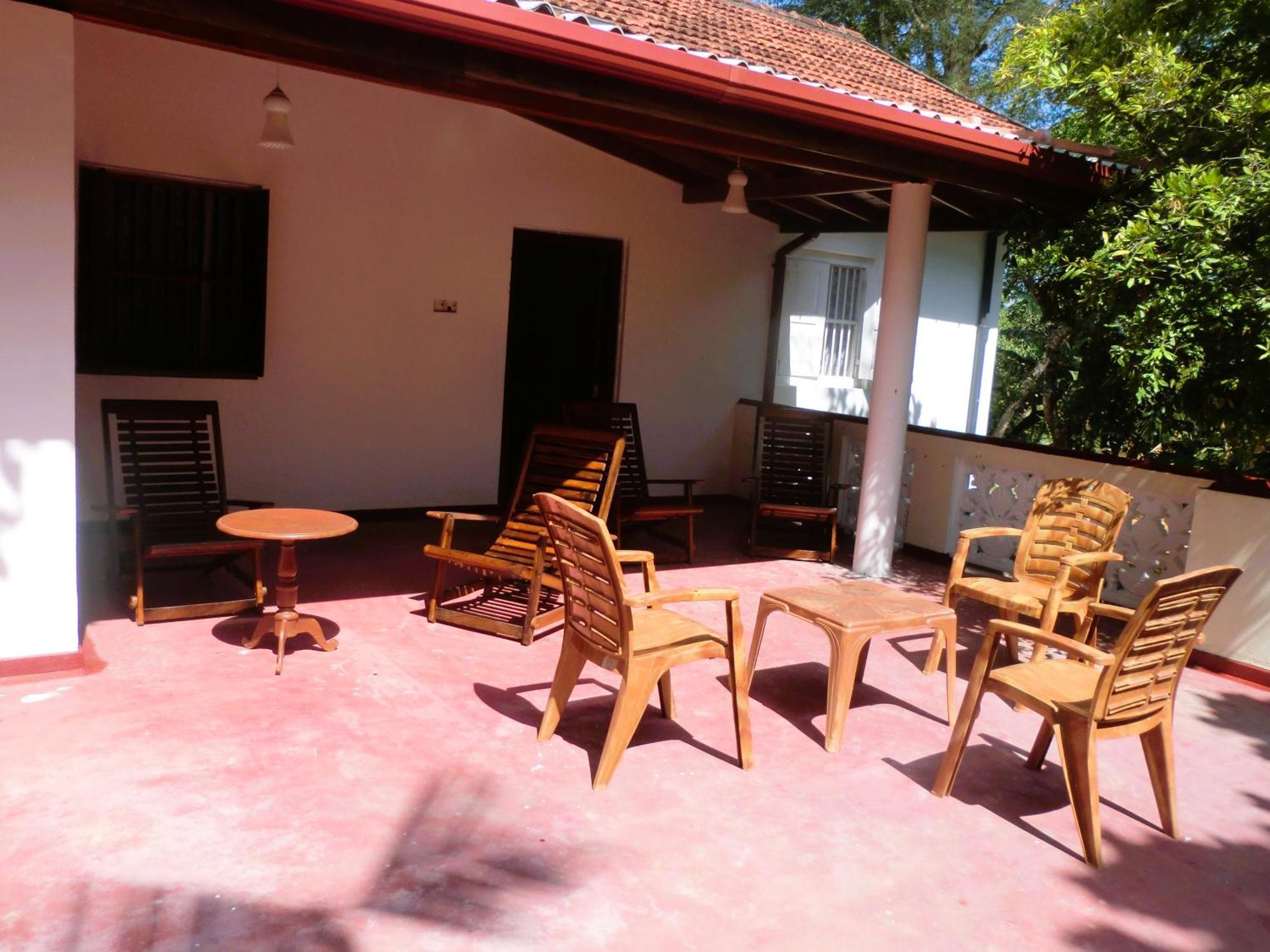 Top Of The Hill Guesthouse Weligama Bagian luar foto