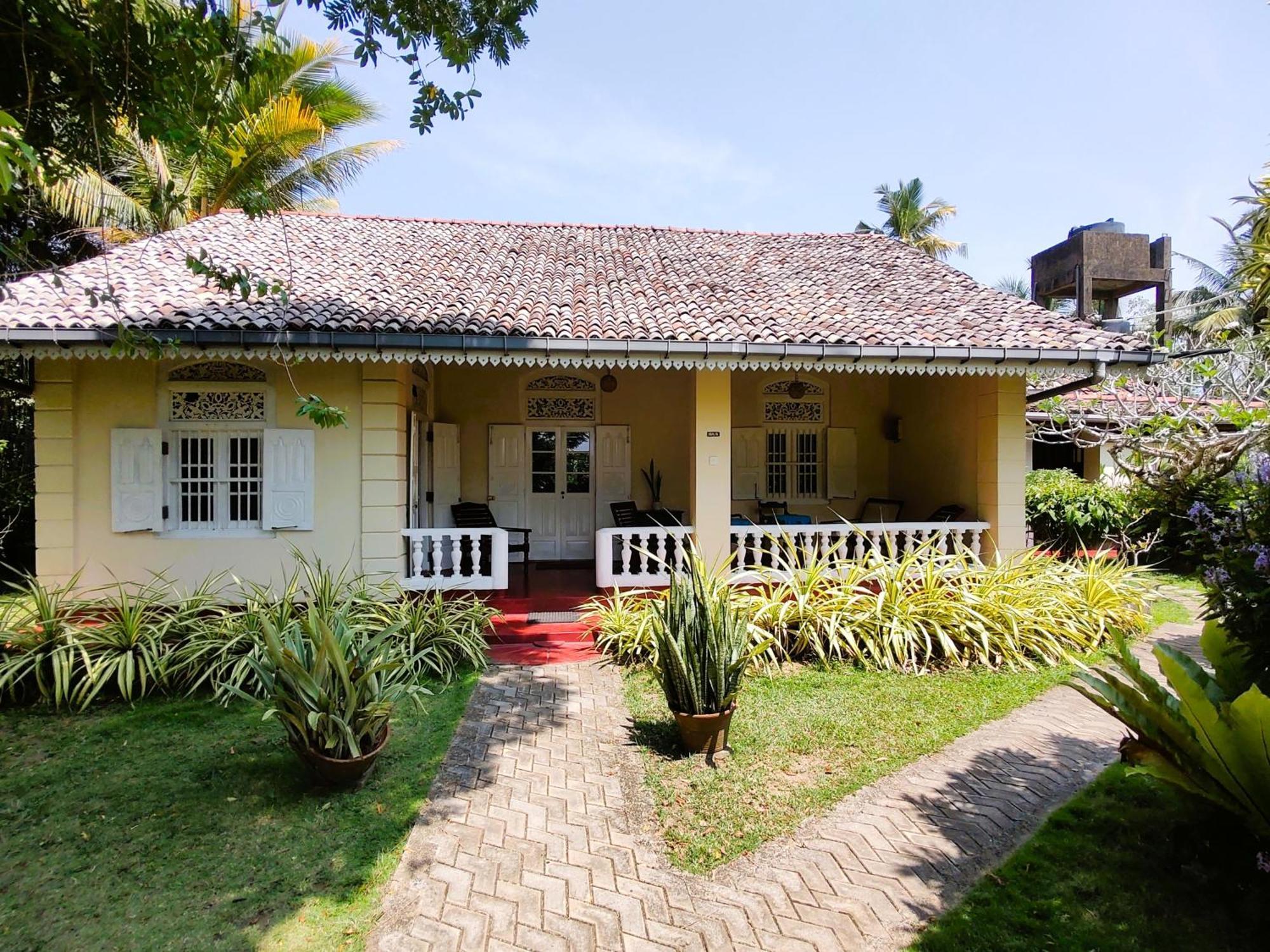 Top Of The Hill Guesthouse Weligama Bagian luar foto