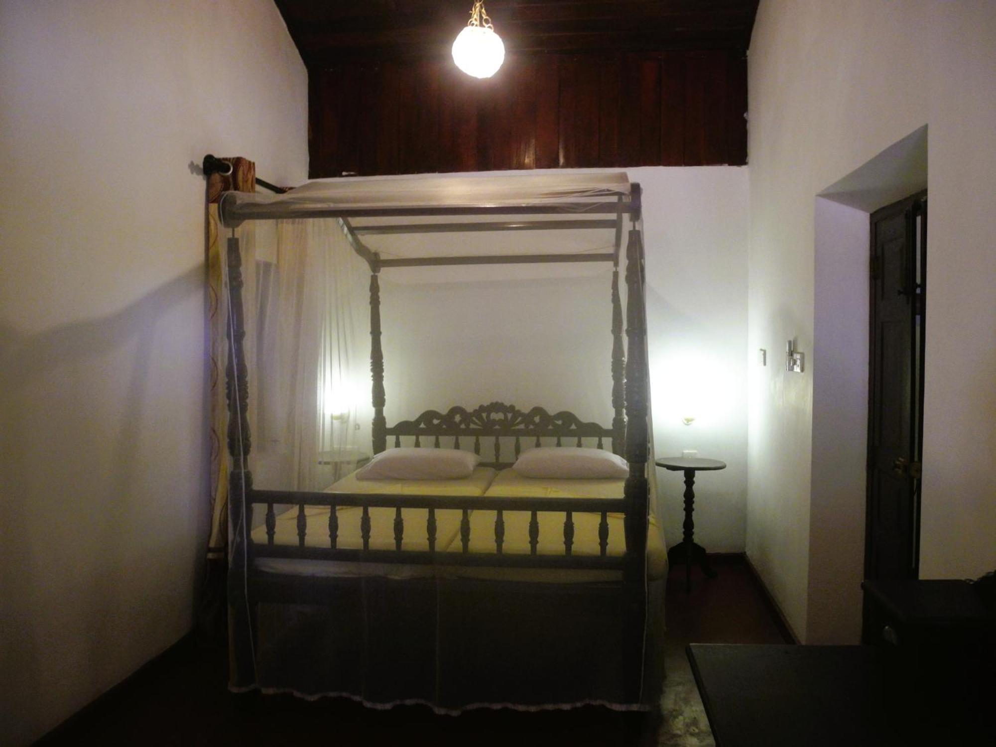 Top Of The Hill Guesthouse Weligama Bagian luar foto