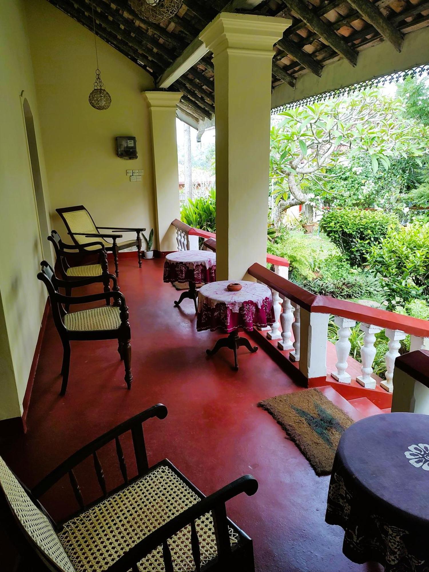 Top Of The Hill Guesthouse Weligama Bagian luar foto