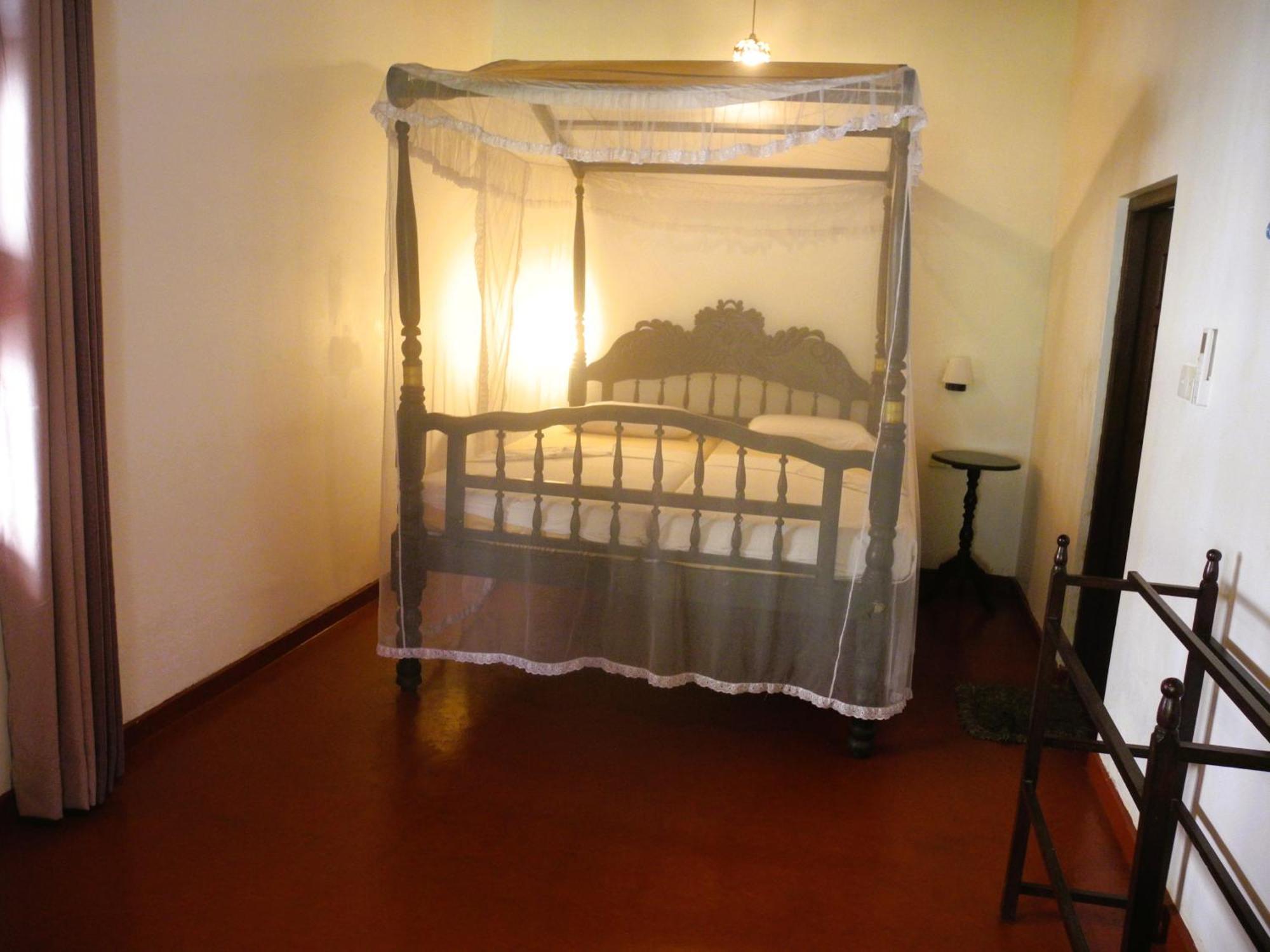 Top Of The Hill Guesthouse Weligama Bagian luar foto