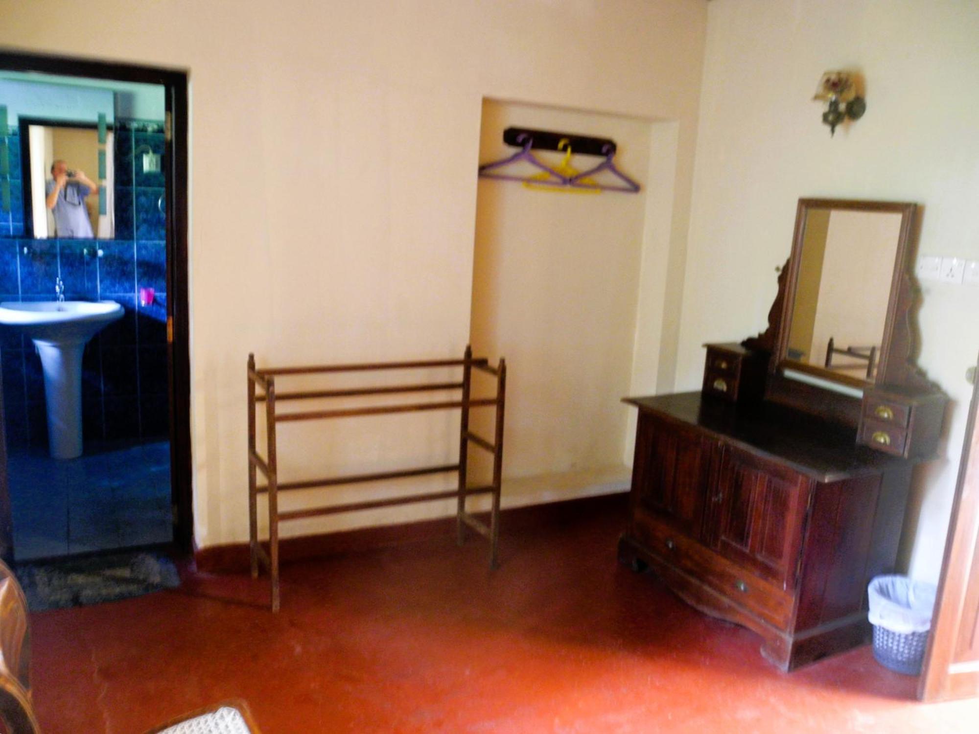 Top Of The Hill Guesthouse Weligama Bagian luar foto