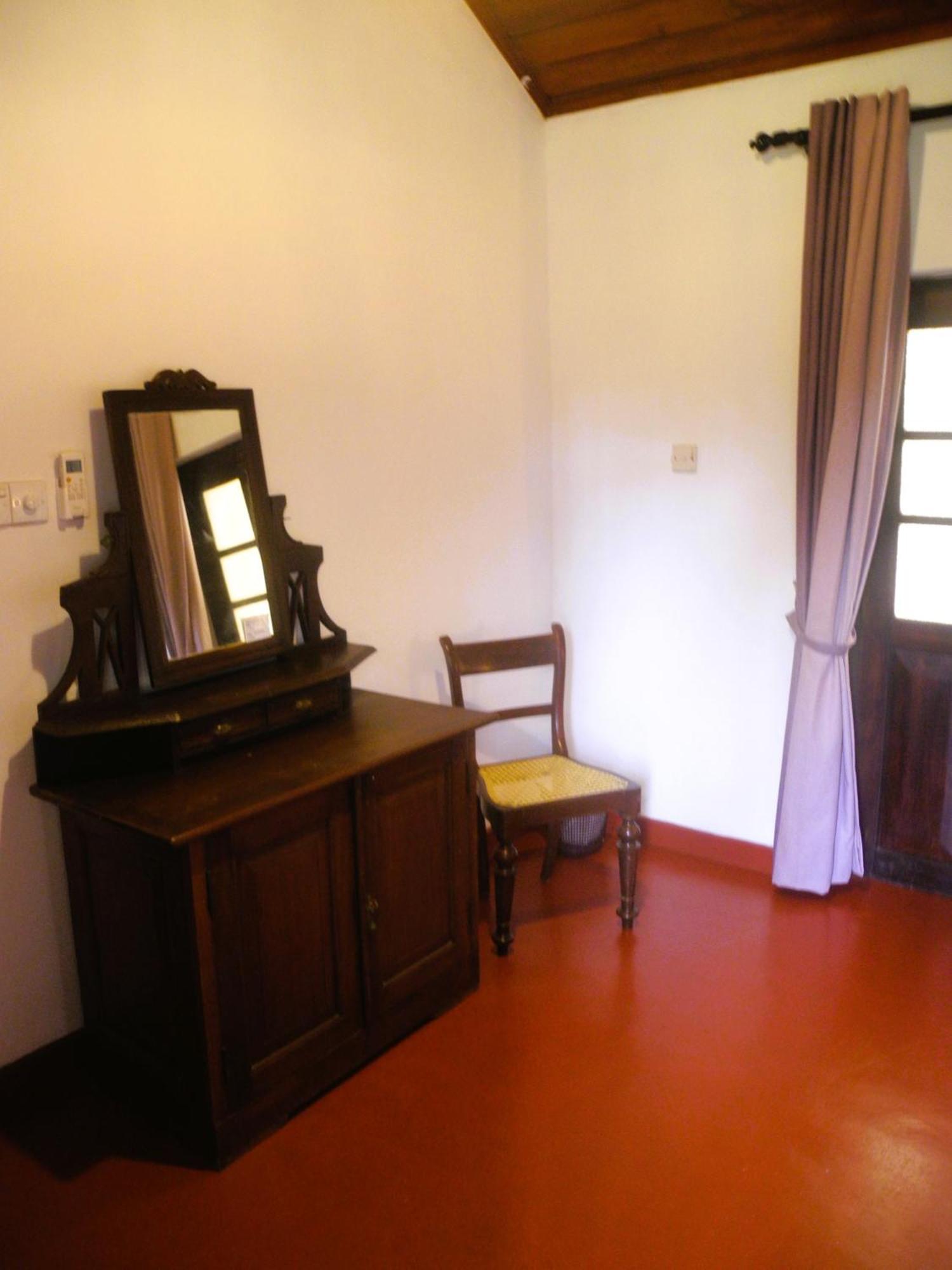 Top Of The Hill Guesthouse Weligama Bagian luar foto