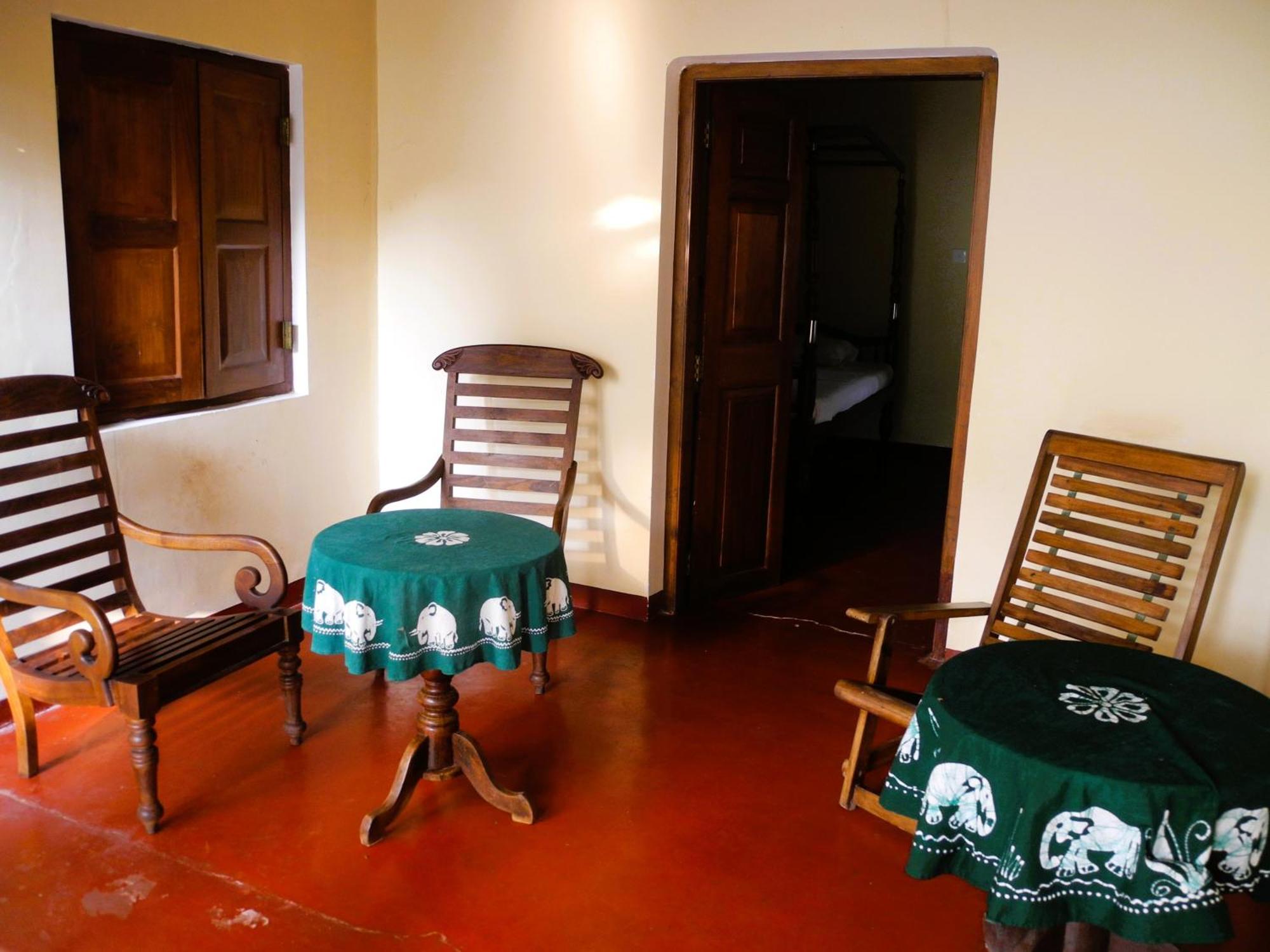 Top Of The Hill Guesthouse Weligama Ruang foto