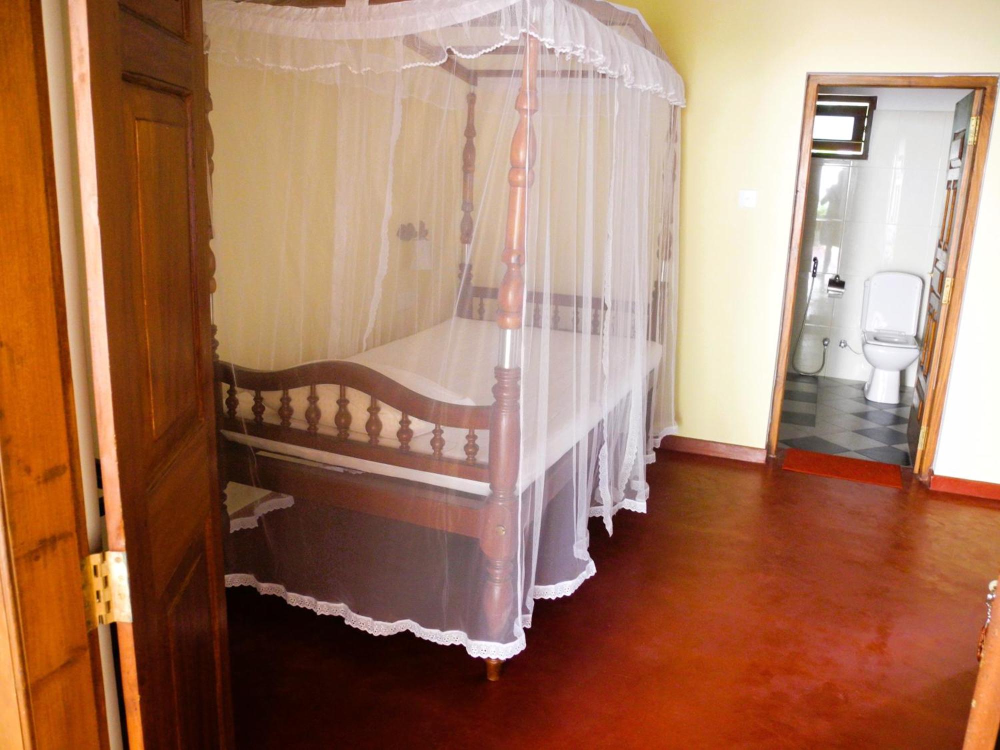 Top Of The Hill Guesthouse Weligama Bagian luar foto