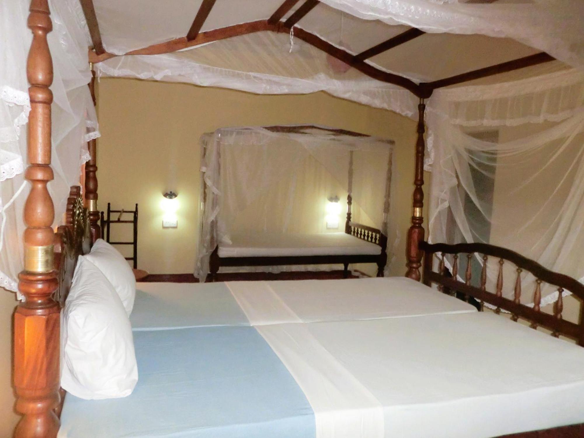 Top Of The Hill Guesthouse Weligama Bagian luar foto