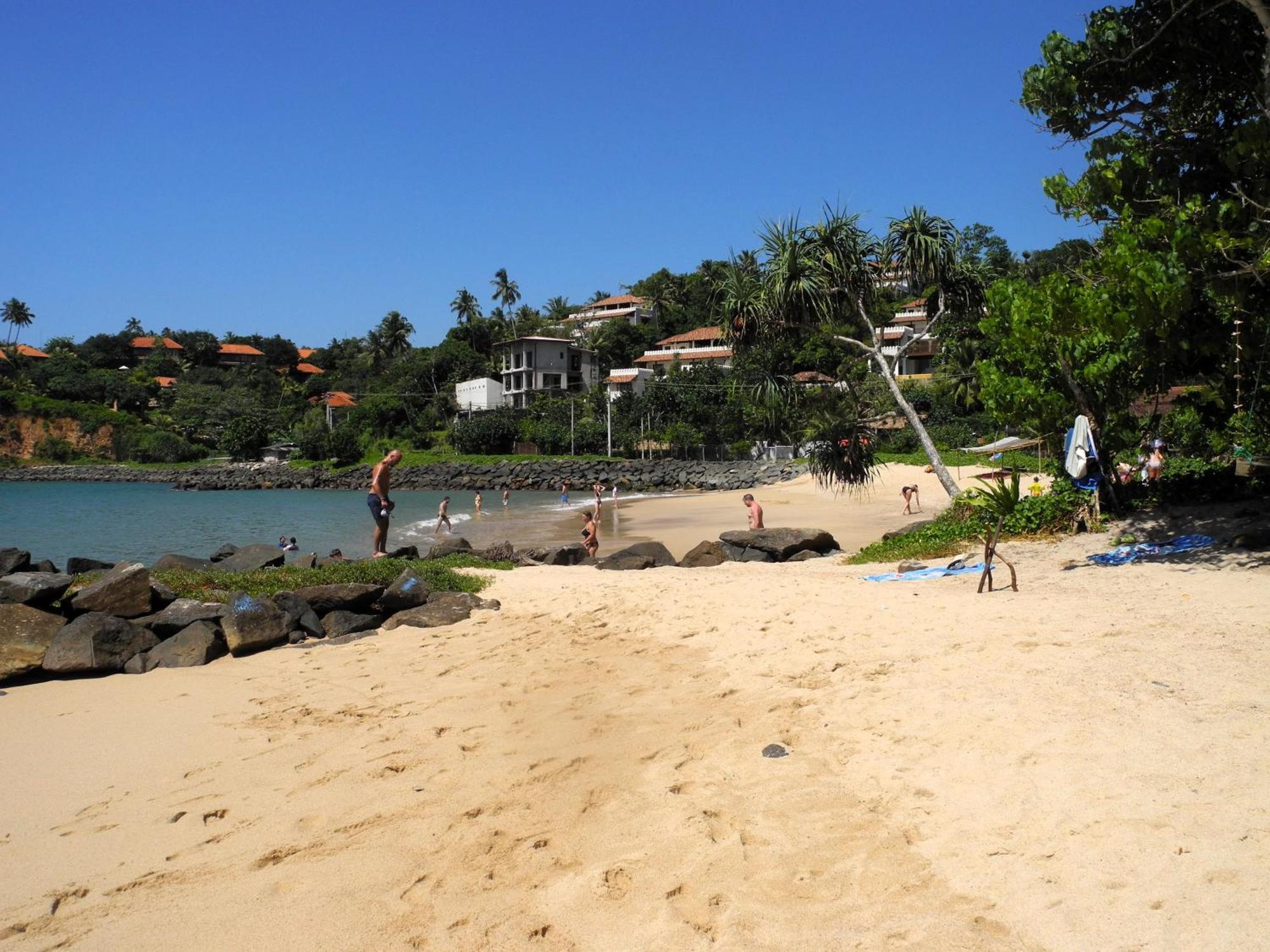 Top Of The Hill Guesthouse Weligama Bagian luar foto